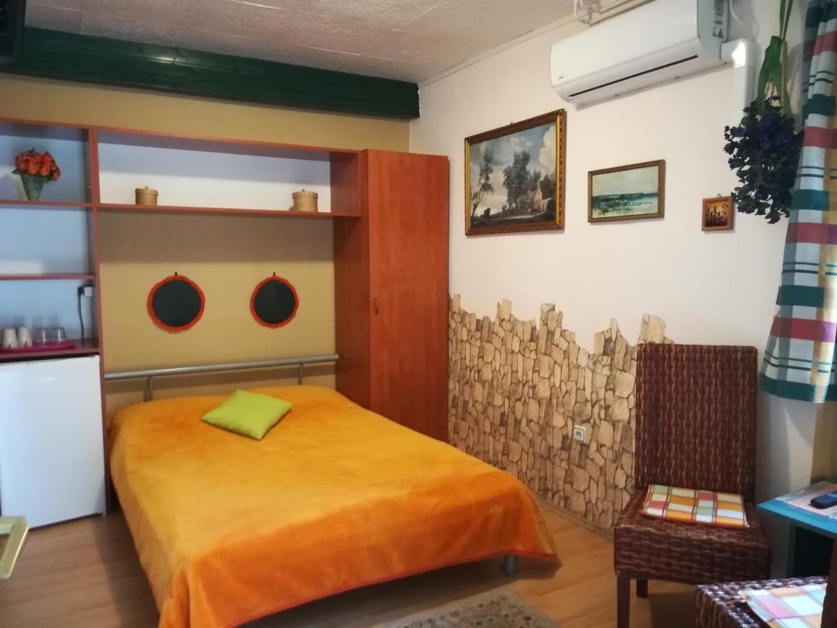 Castello Vendeg Es Apartmanhaz 에게르 외부 사진