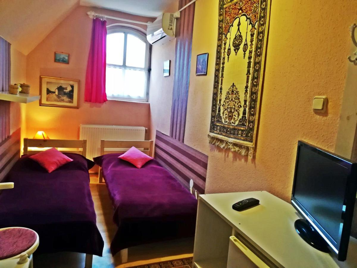 Castello Vendeg Es Apartmanhaz 에게르 외부 사진
