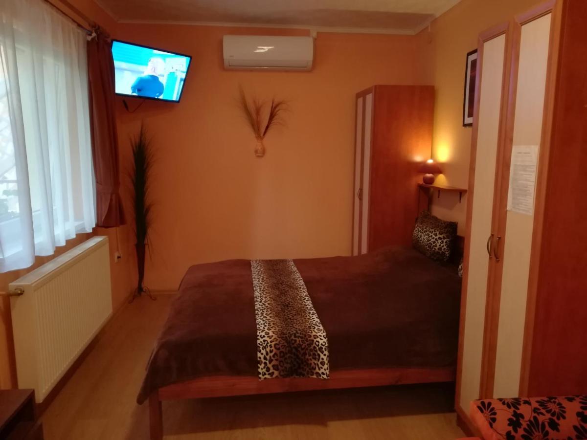 Castello Vendeg Es Apartmanhaz 에게르 외부 사진