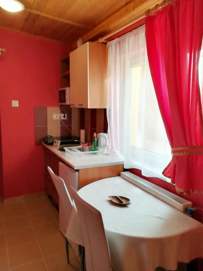 Castello Vendeg Es Apartmanhaz 에게르 외부 사진