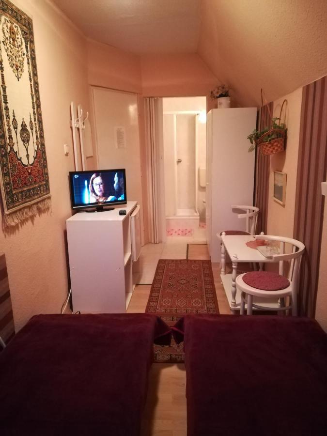 Castello Vendeg Es Apartmanhaz 에게르 외부 사진