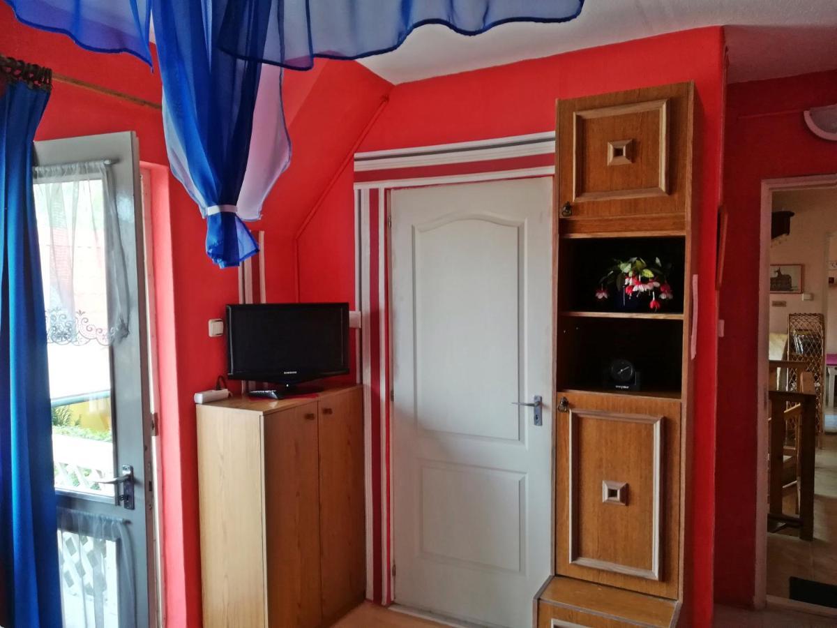 Castello Vendeg Es Apartmanhaz 에게르 외부 사진